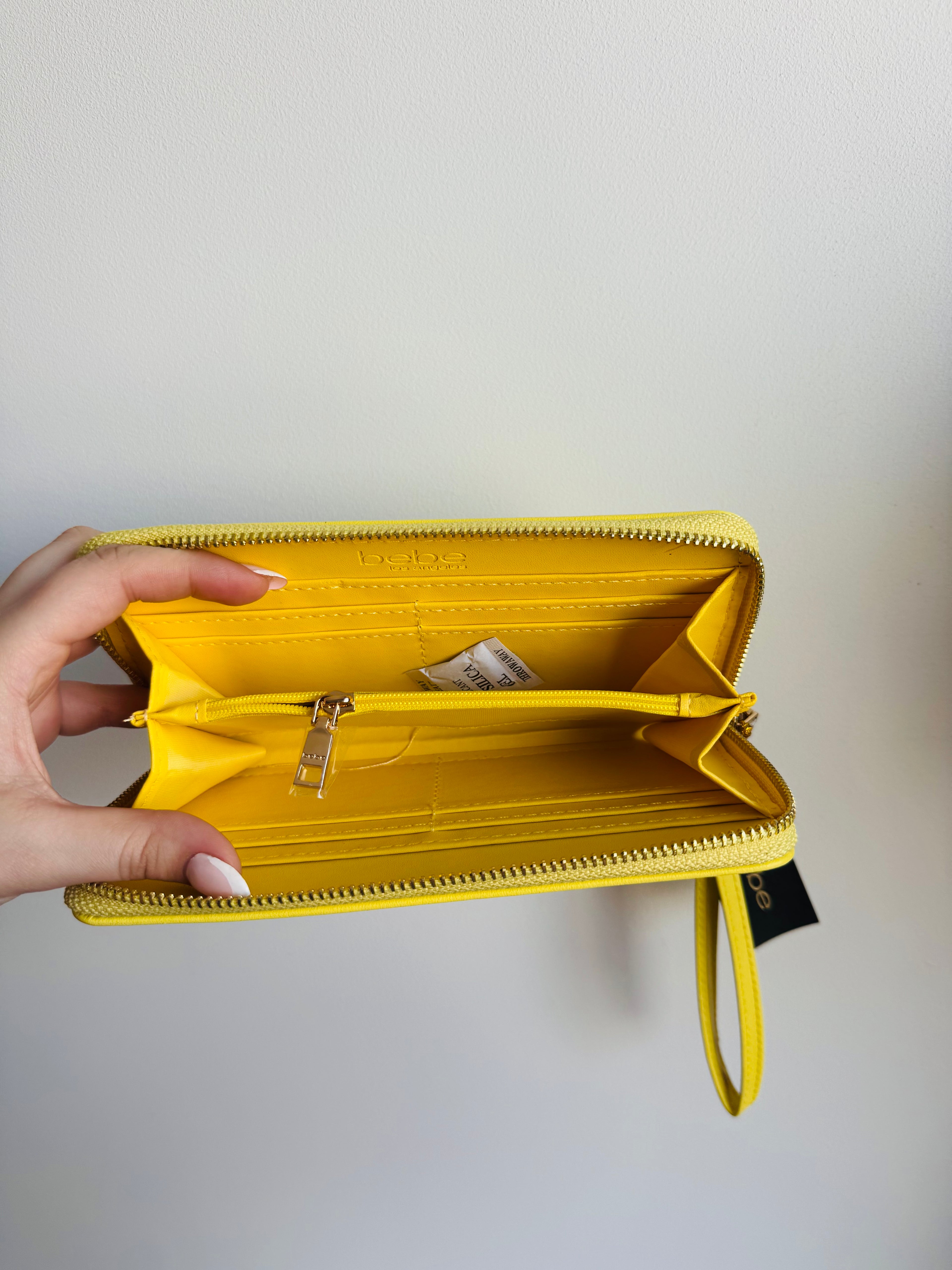 Billetera de mano Bebe