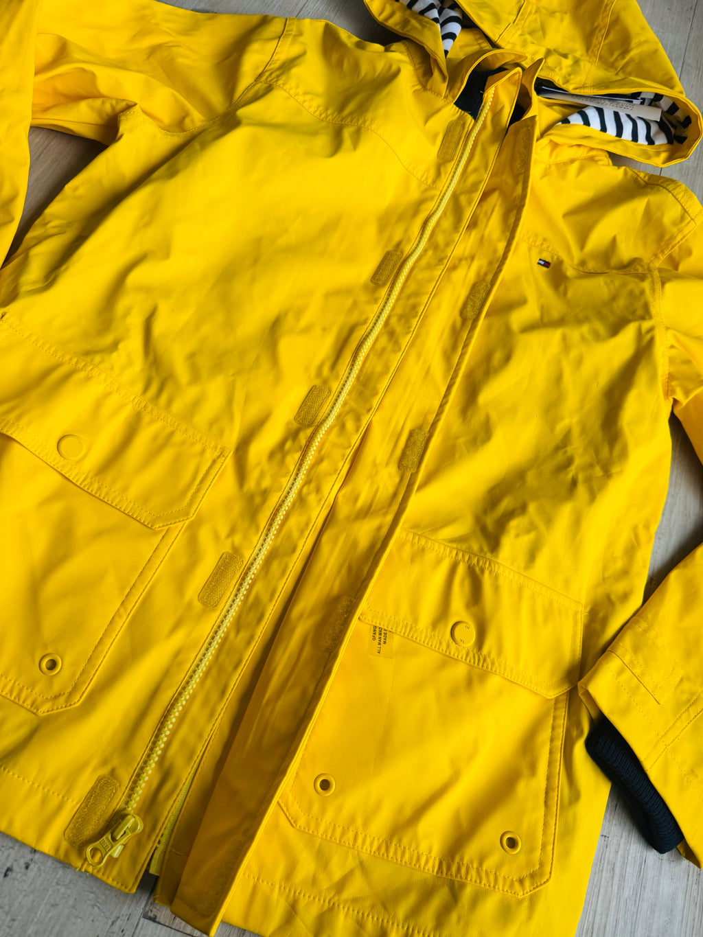Chaqueta Tommy Hilfiger impermeable niño