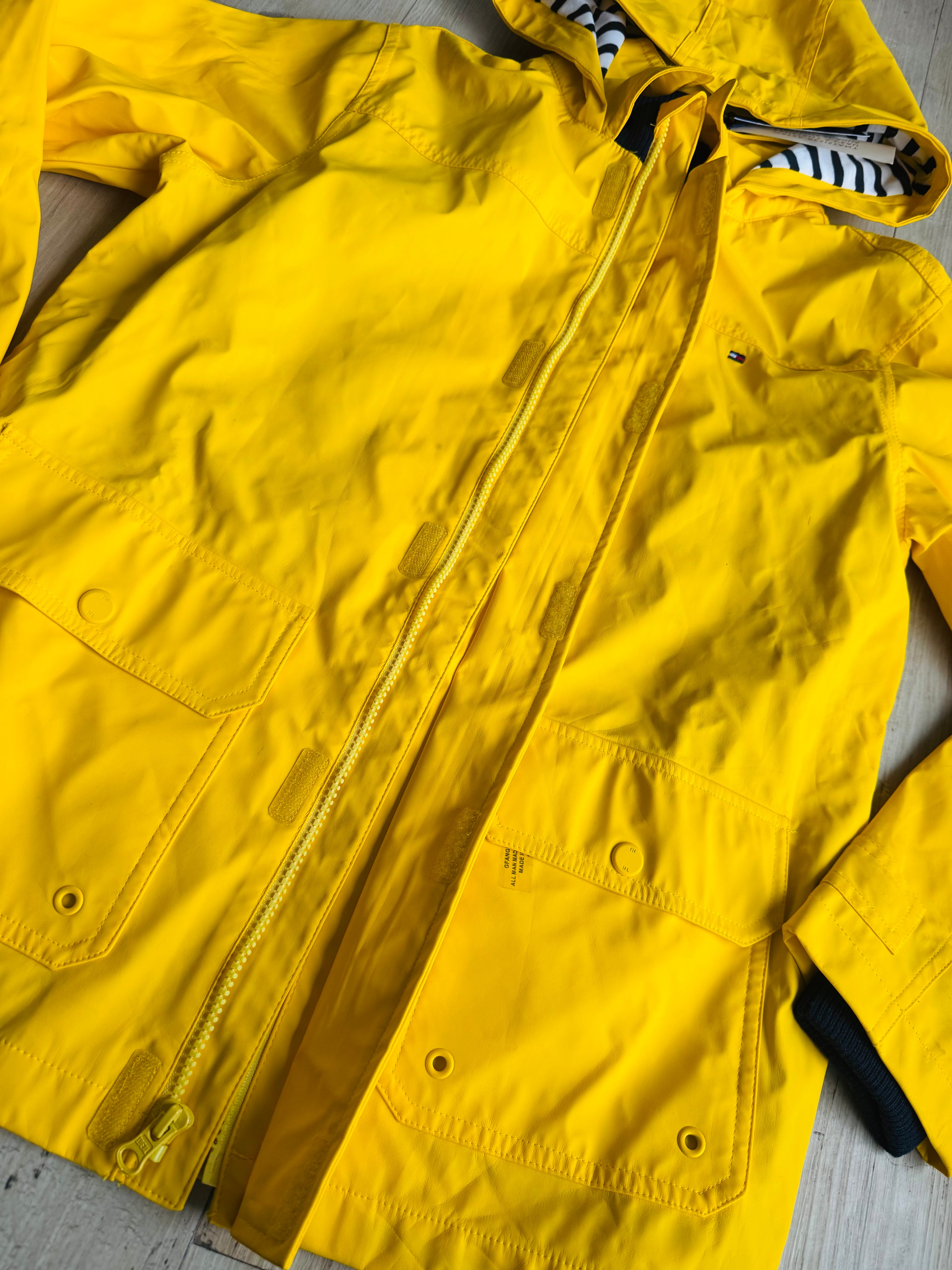 Chaqueta Tommy Hilfiger impermeable niño