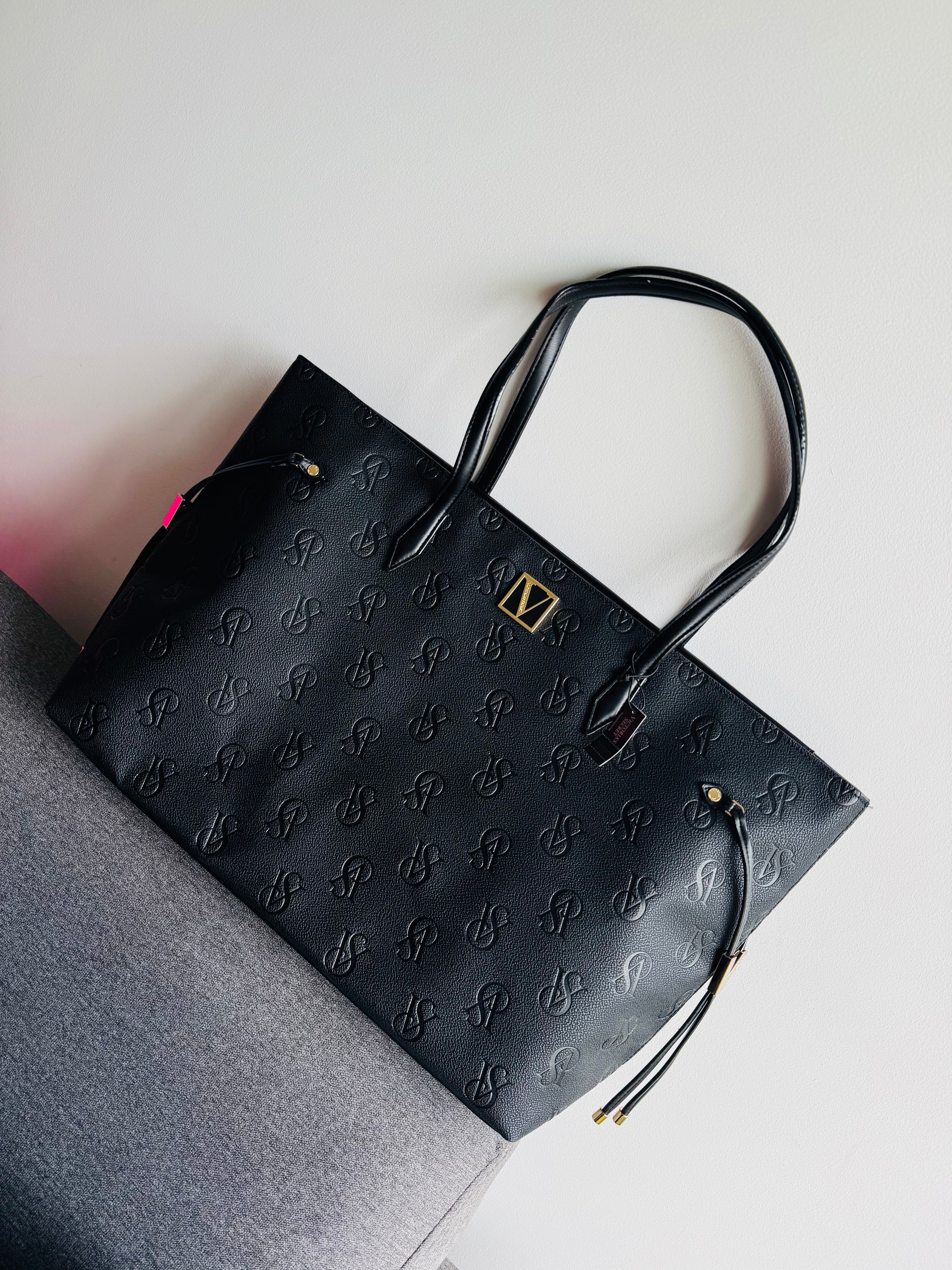 Tote Victoria’s Secret